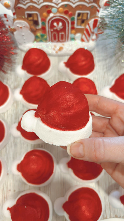 Santa hat bath bomb